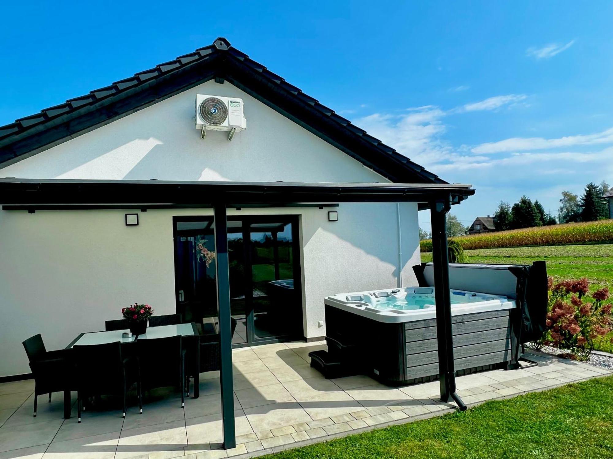 Domki Caloroczne Premium Zator Energylandia Exterior photo